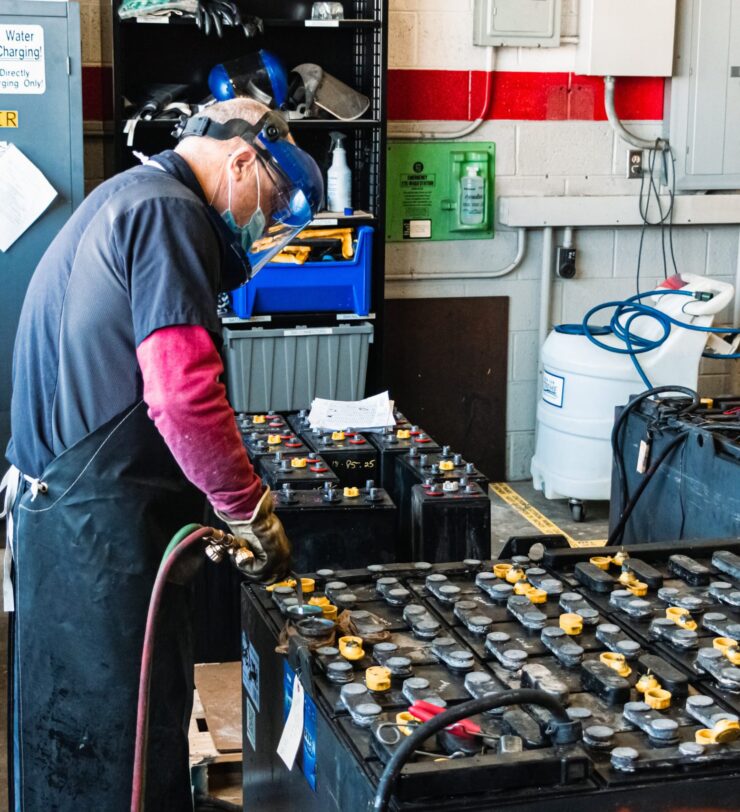 forklift_battery_repair_in_action-scaled